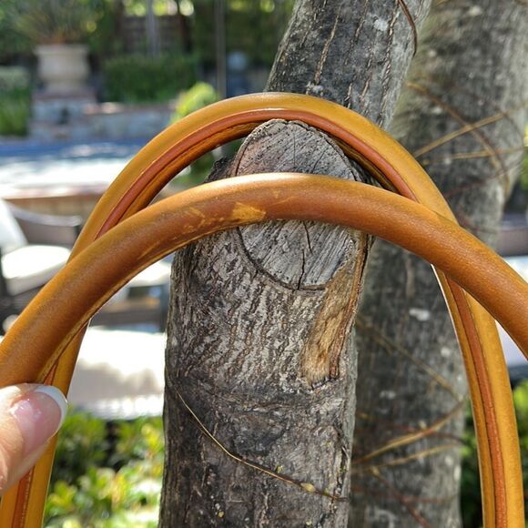 MARC JACOBS RARE mustard yellow calfskin quilted leather shoulder purse. - Picture 8 of 16